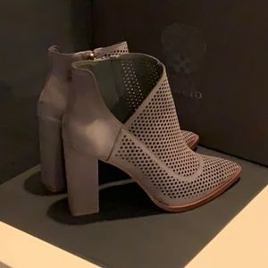 Vince Camuto Booties 7.5